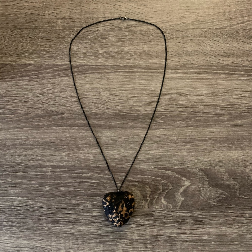 Long lace heart necklace